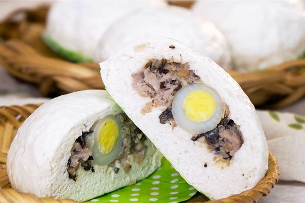 Read more about the article Banh Bao: A Local’s Guide to the Vietnamese Steamed Bun