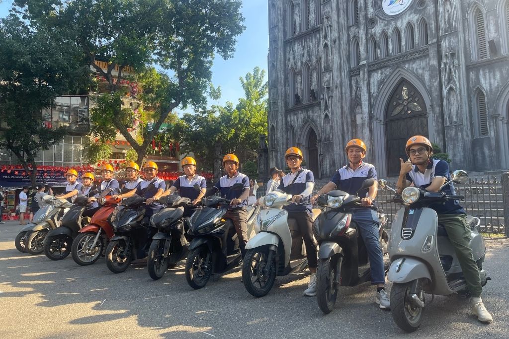 Read more about the article Hanoi Sightseeing by Scooter & Food Tour